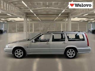 Volvo V70 2.5 Sports-Line Automaat, trekhaak, voor de liefhebber van een classic..