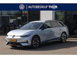 Volkswagen ID.7 Tourer Pro S Business 86 kWh 286PK / 210kW, Warmtepomp, LED Matrix (IQ.Lights), dodehoeksensor (side assist), voorstoelen verwarmbaar, stuurwiel verwarmbaar, travel assist (rij-assistent), adaptieve cruise control (acc), elektrisch verstelbare ErgoActive bestuurdersstoel met massagefunctie, draadloos telefoon laden, rondomzichtcamera (area view), parkeersensoren voor en achter (pdc), 3-zone climatronic, keyless entry, Apple Carplay / Android Auto, DAB+, elektrische achterklep, multifunctioneel lederen stuurwiel etc.
