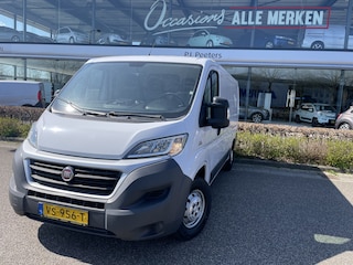 Fiat Ducato 33 2.3 MultiJet L2H1 Airco - Trekhaak - Luchtvering - Bluetooth - Park. sensoren Achter - Lendesteun verstelb. -  B.stoel IHV - Hill hold - 2 zitpl. RV - Zijschuifd. Rechts - Laadvloer - Tussenschot V - zijwand b