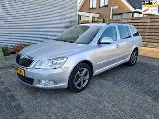 Skoda Octavia Combi 1.2 TSI Ambition Business Line Automaat NAV.+ Clima Bj:2011 NAP!