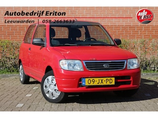 Daihatsu Cuore 1.0-12V DVVT 58pk STi AUT. | NL-auto | Automaat | Unieke auto | Bumpers in carrosseriekleur | Bluetooth verbinding | Trekhaak |