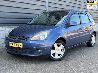 Ford Fiesta 1.4-16V Futura airco Distributie riem vervangen!!