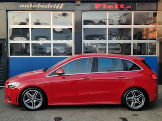 Mercedes-Benz B-klasse 200 AMG / Widescreen / Elektrische achterklep / Stoelverwarming / Cruise control / Navigatie