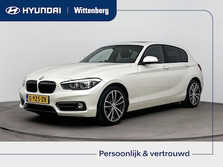 BMW 118i Executive Aut. | Leer | Schuifdak | Stoelverwarming | Trekhaak | Navigatie | Camera | Adaptive cruise |