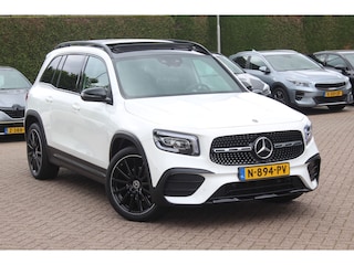 Mercedes-Benz GLB 200 Premium Plus 7p. / Panoramadak / Camera / 20'' / Sfeerverlichting / Navigatie / Dodehoek / DAB / Stoelverwarming / Cruise Control