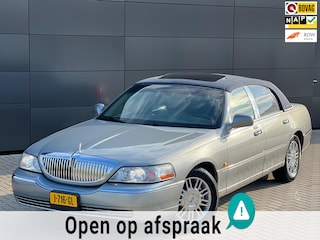 Lincoln Town Car 