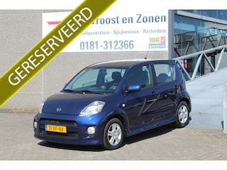 Daihatsu Sirion 2 1.3-16V Sport AUTOMAAT/Airco/Radio-CD speler/14'' Lichtmetalen velgen/Elektrische ramen/Elektrisch verstelbare spiegels.