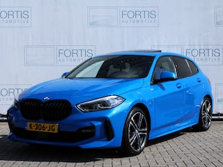 BMW 118i Executive Edition NL AUTO | CAMERA | PANO | CARPLAY | ! 2DE PAASDAG GEOPEND VAN 10:00 T/M 17:00 UUR !