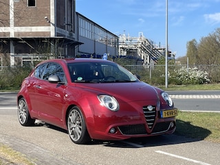 Alfa Romeo Mito 1.3 JTDm ECO Distinctive | Lederen bekleding | Automatische Airco | LM Velgen | Cruise Control