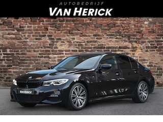 BMW 318i M-Sport Automaat | Schuif/kantel dak | Virtual Cockpit | Velours
