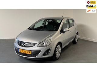 Opel Corsa 1.4-16V Design Edition | NL-AUTO | CRUISE CONTROL | PARKEERSENS. ACHTER | VERWARM. STOELEN + STUUR |