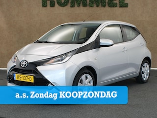 Toyota Aygo 1.0 VVT-i x-play - ORIGINEEL NEDERLANDSE AUTO - DEALER ONDERHOUDEN - AIRCO - ACHTERUITRIJCAMERA - ELEKTRISCHE RAMEN VOOR - MISTLAMPEN VOOR