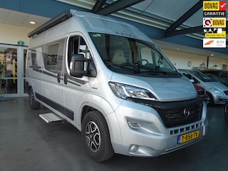 Laika Kosmo P 6.0 Bed onder en Hefdak Bed boven, Trekhaak