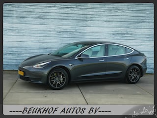 Tesla Model 3 Standard RWD Plus 60 kWh Wit leer Trekhaak Cam