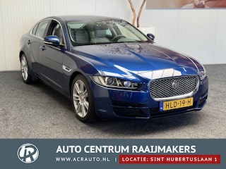 Jaguar XE 2.0 Portfolio LEDER NAVIGATIE CRUISE CONTROL GLAZEN SCHUIF/KANTELDAK KEYLESS GO RIJSTROOKSENSOREN ACHTERUITRIJCAMERA AFN. TREKHAAK ZEER MOOI !! Brgl