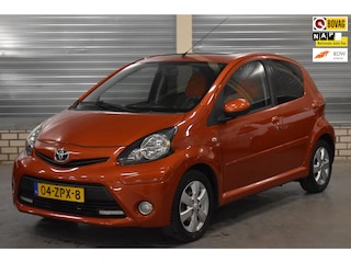 Toyota Aygo 1.0 VVT-i Dynamic Orange + Schuifdak|Bluetooth|Airco|LM Velgen|