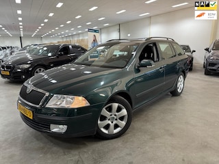 Skoda Octavia Combi 1.6 FSI Elegance / DEALER ONDERHOUDEN / AUTOMAAT / NAP