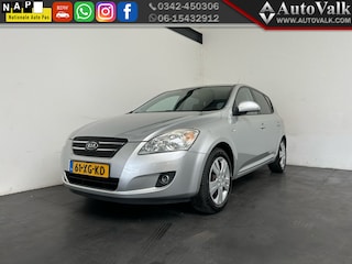 Kia Ceed cee'd 1.6 X-ecutive. Clima. Trekhaak!
