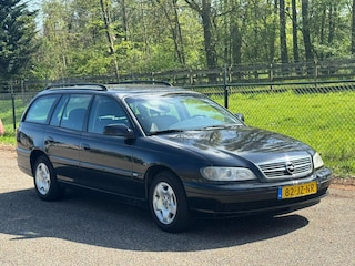 Opel Omega Wagon 2.2i-16V Onyx Edition