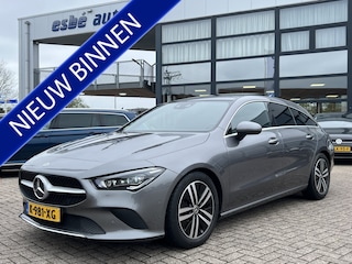 Mercedes-Benz CLA Shooting Brake 180 D 2.0 Business Solution Luxury Navigatie Trekhaak Panoramadak Elek. Stoelen Leer Stoelverwarming DAB Keyless Getint Glas NL Auto BTW
