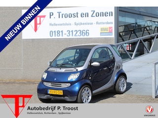 Smart Fortwo coupé 0.7 springtime MEENEEMPRIJS!!/AUTOMAAT!!/Panoramadak/Airco/Radio-CD speler/15'' Lichtmetalen velgen/Centrale deurvergrendeling/Toerenteller/Elektrische ramen.