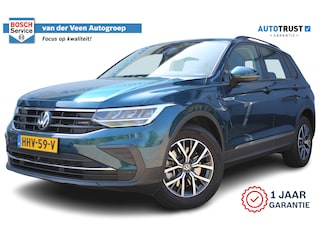 Volkswagen Tiguan 1.4 TSI eHybrid Life Edition | Achteruitrijcamera | Digital cockpit | Adaptieve cruise controle | Climate controle | Parkeersensoren V+A | Elektrische kofferklep | Keyless entry/start | Navigatie | Apple CarPlay/Android Auto | Schakelmogelijkheid aan stuurwiel |