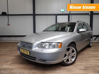 Volvo V70 2.4 D Summum automaat - leder - memory - navigatie - zeer nette