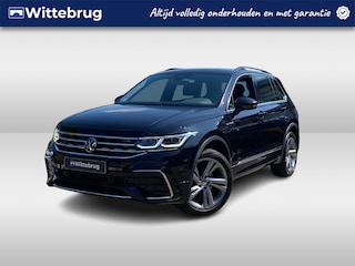 Volkswagen Tiguan 1.5 TSI 150PK DSG R-Line / Digital Cockpit Pro / Parkeersensoren vóór en achter / Getint Glas / 19'' LMV / VW