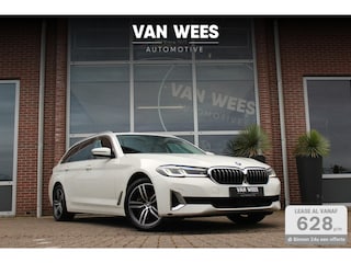 BMW 5-serie Touring 540i G31 Facelift xDrive High Executive| 1e eigenaar | 334 pk | Dakraam | LED |DAB | Carplay | 6 cilinder | Leer | 18 inch | Alpinweiss | Origineel | ➡️