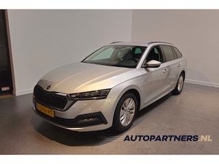 Skoda Octavia Combi 1.0 e-TSI Business Edition - Apple Carplay/Android Auto - Achteruitrijcamera - Navi