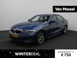 BMW 318i Sport Line Automaat | Navigatie | Apple Carplay / Android Auto | Sfeerverlichting | Virtual Cockpit | Climate Control | Cruise Control | Half Leer | Lichtmetalen Velgen |