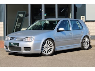 Volkswagen Golf 3.2 V6 R32 4Motion