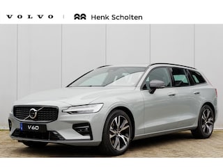 Volvo V60 B4 Automaat Ultimate Dark, 18" Lichtmetalen velgen, Driver Assist & Awareness, Climate Pack, 360 graden rondomzicht camera, Elektrisch bedienbaar glazen panoramisch schuif-/kanteldak, Harman Kardon Premium Audio, Head-up Display, Sportstoelen, Zwarte hemebekleding