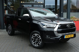 Toyota Hilux 2.4 D-4D X-TRA CAB COMFORT 4WD VAN