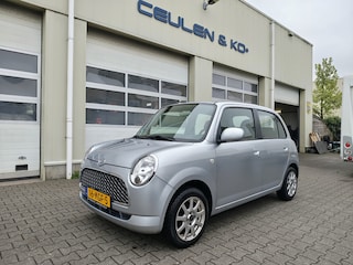 Daihatsu Trevis 1.0 | Set zomer- en winterbanden op lichtmetaal