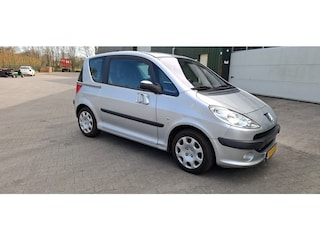 Peugeot 1007 1.4-16V Gentry. 82877 km