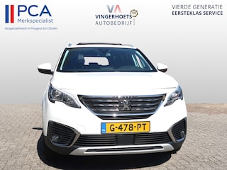 Peugeot 5008 Superluxe 7-Persoons 130 Pk Benzine * Open Schuifdak * 1/2 Lederen Interieur * Voor en Achter Parkeersensoren * Climate & Cruise Control * L.M. Velgen * Apple Car Play & Android Auto voor Google Maps & Spotify * Vingerhoets; Vierde Generatie Eersteklas Service !