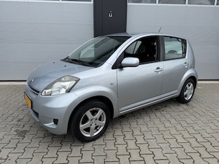 Daihatsu Sirion 1.3-16V SPORT / Airco / Aux / LM Velgen / Onderhoudsboekjes aanw