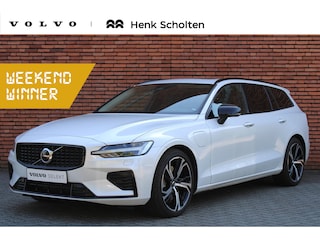 Volvo V60 T6 Automaat AWD Ultimate Dark | Elektrisch Panorama-Dak | Getint Glas Achter | Verwarmbare Voor en Achterstoelen | 19 inch Lichtmetalen Velgen | Apple Carplay/Android Auto | Navigatiesysteem | Keyless Entry | Achteruitrijcamera | Parkeersensoren | Rijstrooksensor Met Correctie | Adaptieve Cruise Control | Dodehoekdetectie Met Correctie | Electronic Climate Control