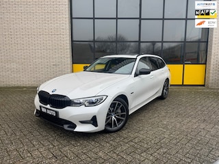 BMW 3-serie Touring 330e High Executive, M pakket, laser lampen, pano dak, memory stoelen