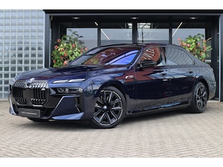 BMW M760e xDrive | M Sportpakket Pro, Driving Assistant Professional, Carbon interieur, Bowers&Wilkins, Massagestoelen, Autom. deuren, Zitklima, Stuurverwarming, Panoramadak