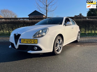 Alfa Romeo Giulietta 1.4 Turbo MultiAir Super, Automaat, Navi, Led, Pdc