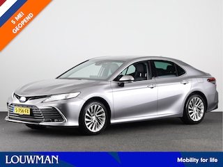 Toyota Camry 2.5 Hybrid Executive | Luxe lederen bekleding | Stoel /- en Stuurverwarming | Navigatie |