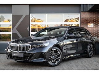 BMW 530e xDrive M Sport | Panorama | Trekhaak | Adapt. led | Head-Up | Keyless entry | Driving Ass. Plus | 19' Inch |