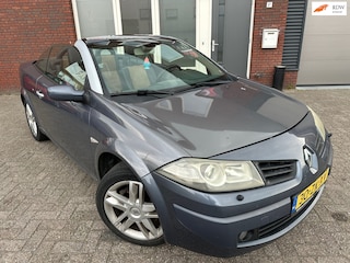 Renault Mégane Coupé-Cabriolet 2.0-16V Tech Line / Leder / Navi / PDC / Pano