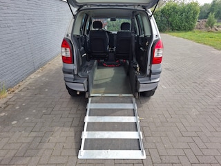 Opel Zafira 1.6-16V Comfort Rolstoelvervoer Airco Cruise Control Centrale vergrendeling Afstandbediend Voorbereid voor rolstoelvervoer