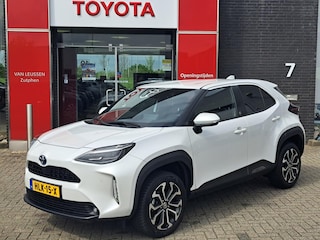 Toyota Yaris Cross 1.5 Hybrid Dynamic plus NAVI STOEL- & STUURVERWARMING ELEK. VOORRUITVERWARMING & -INKLAPBARE SPIEGELS PARKEERCAMERA