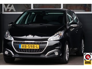 Peugeot 208 1.2 PureTech Blue Lease Executive, CarPlay, PDC