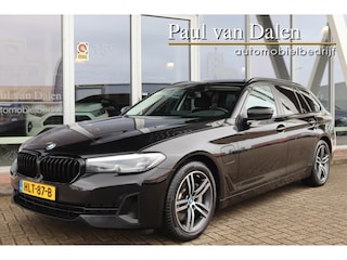 BMW 5-serie Touring (g31) 530e 292PK AUTOMAAT BUSINESS E.D | Navi | Trekhaak | Led | Sfeerverl. | Live Cockpit | Stoel/stuurverw.| 18 Inch Lm |
