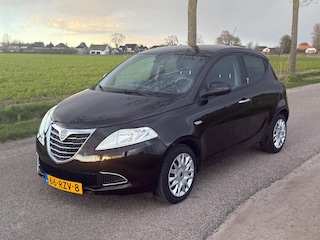 Lancia Ypsilon 0.9 TwinAir Silver APK 09-2025 Airco NAP